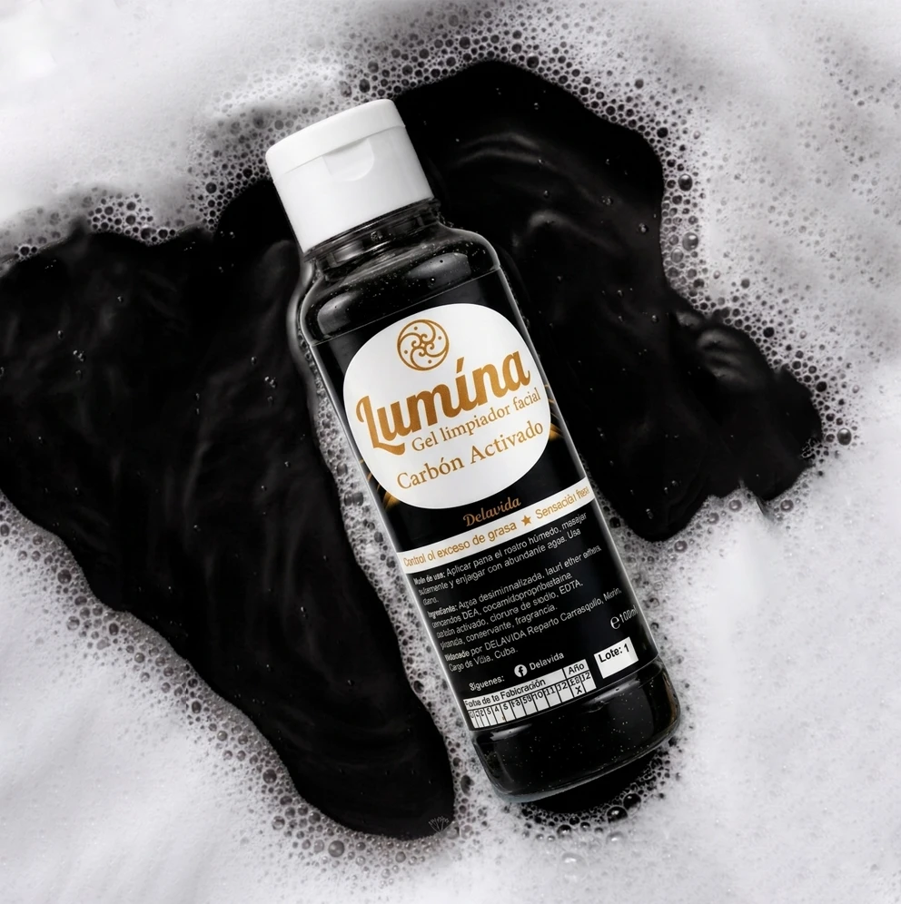 Gel limpiador facial de Carbón's foto | Naturana Shop |  BizneCubano
